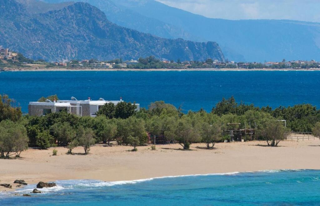 Cedar Bay Beachside Villas Palaiochora Exterior foto