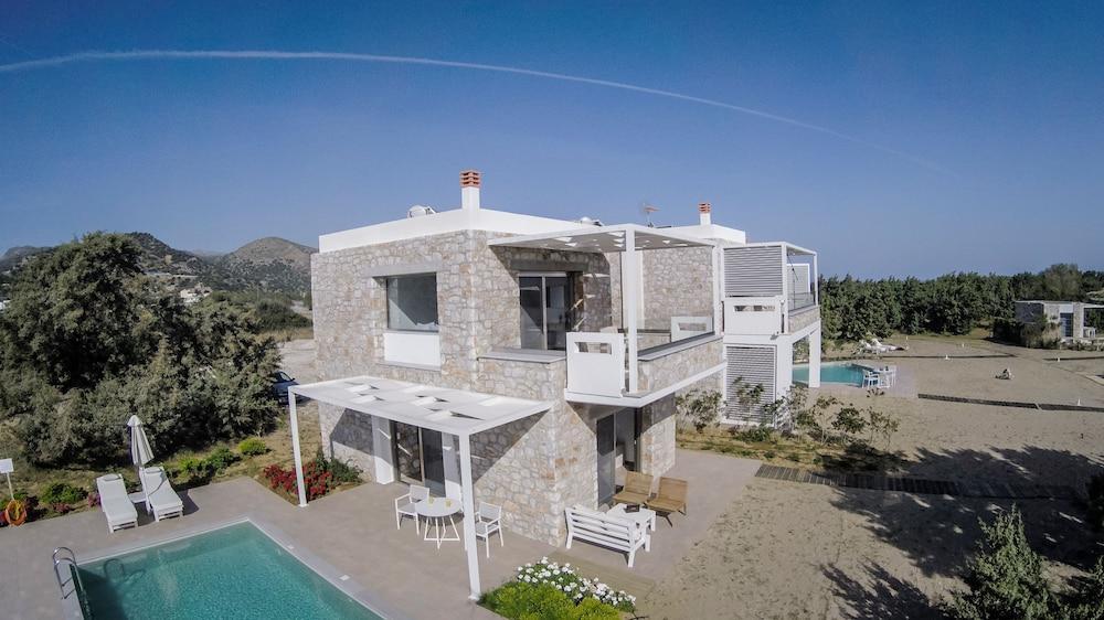 Cedar Bay Beachside Villas Palaiochora Exterior foto