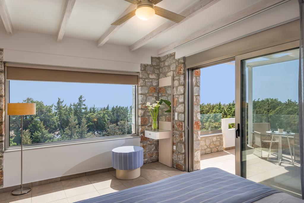 Cedar Bay Beachside Villas Palaiochora Exterior foto